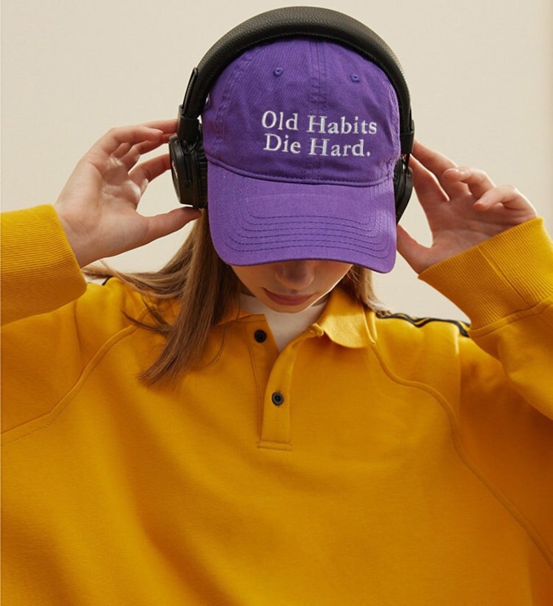 Dad Hat Cotton - หมวกปักส่วนบุคคล ออกแบบโลโก้ที่กำหนดเอง ข้อความที่กำหนดเองของคุณเอง หมวกที่กำหนดเองของคุณ หมวกพ่อที่กำหนดเอง หมวกเบสบอลสีม่วง